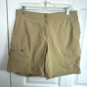 L.L. Bean Khaki cargo women’s adjustable waist shorts size 10